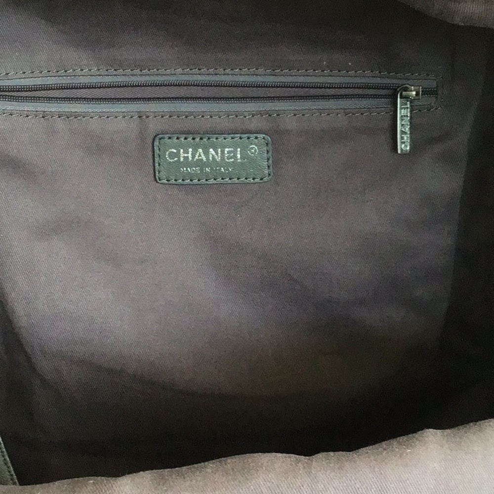 Chanel graffiti backpack bag runway 100% authentic 2014 Runway edition - Picture 9 of 14